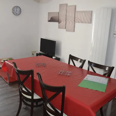 Aparthotel Appart-alma 2*