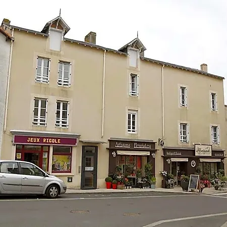 Appart-alma 3* Saint-Laurent-sur-Sevre